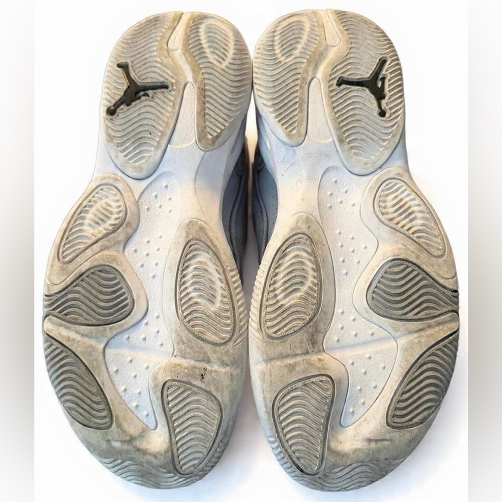 NIKE- Air Jordan Max Aura 4- Men’s 8 - Picture 5 of 7